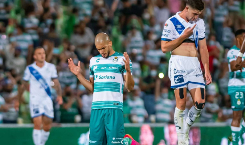 Santos golea al Puebla y acaricia la final