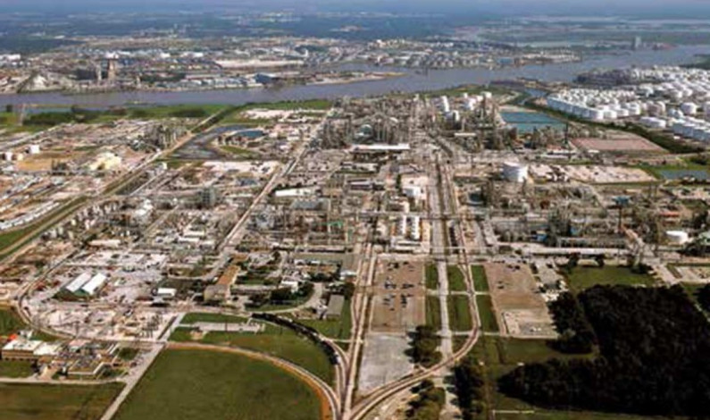 Pemex compra una refinería de Shell en Texas; garantiza autosuficiencia Pemex compra una refinería de Shell en Texas; garantiza autosuficiencia