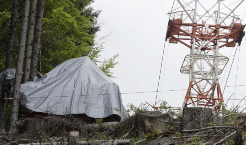 Caen 3 empleados del teleférico por accidente en Italia Caen 3 empleados del teleférico por accidente en Italia