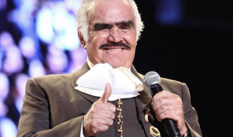Vicente Fernández podría salir de terapia intensiva; continúa con ventilador Vicente Fernández podría salir de terapia intensiva; continúa con ventilador