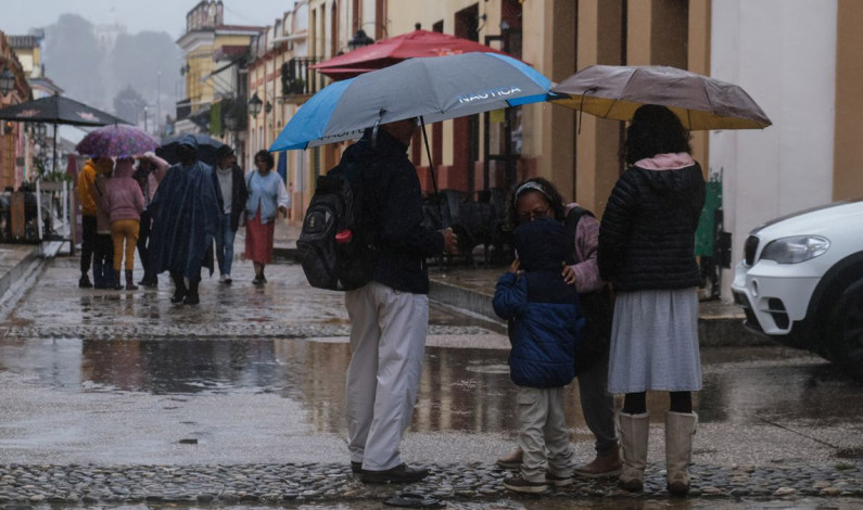 El frío y las lluvias continuarán este martes