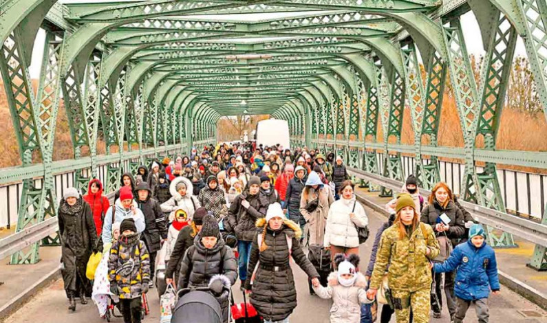 Detienen a 10 por abusar de refugiados Detienen a 10 por abusar de refugiados