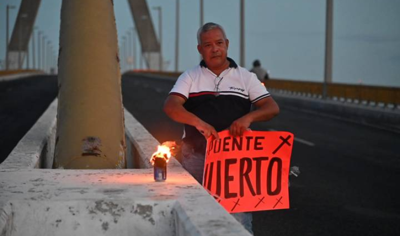 Protesta por falta de iluminación en el Puente Tampico Protesta por falta de iluminación en el Puente Tampico