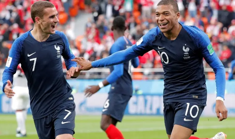 Francia anuncia una baja por lesión a días del Mundial