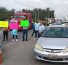 Trabajadores del Hospital «Dr. Rodolfo Torre Cantú» bloquean carretera Tampico-Mante, exigen basificación