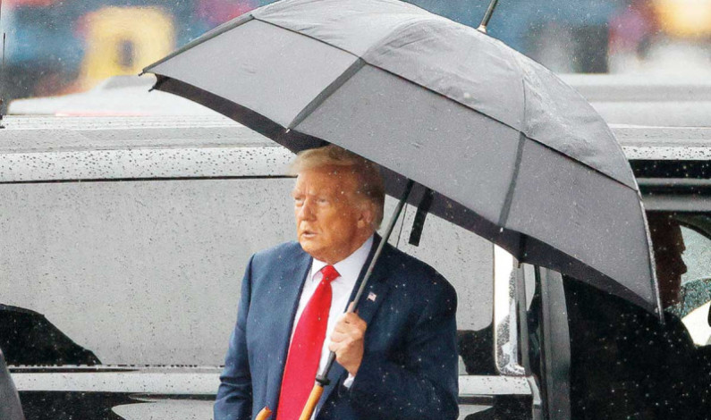Trump se aferra a inocencia; juicio por conspiración Trump se aferra a inocencia; juicio por conspiración