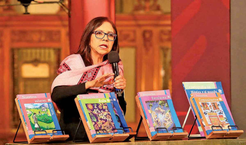 Chocan por los libros de texto en el Congreso Chocan por los libros de texto en el Congreso