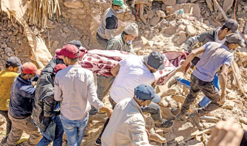 “Están todos debajo de las ruinas”; familias destrozadas en Marruecos “Están todos debajo de las ruinas”; familias destrozadas en Marruecos