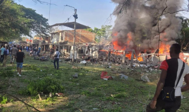 Realizan atentado con coche bomba contra una estación de policía en Colombia