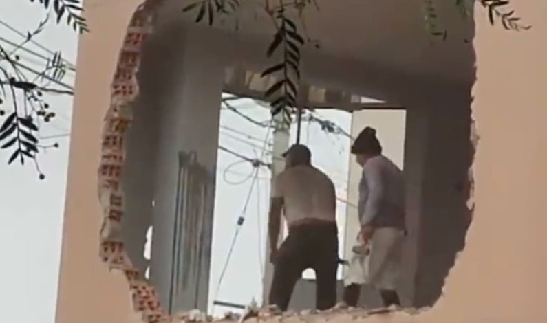 Mujer prefiere demoler su casa de tres pisos antes que dársela a su exsuegro Mujer prefiere demoler su casa de tres pisos antes que dársela a su exsuegro