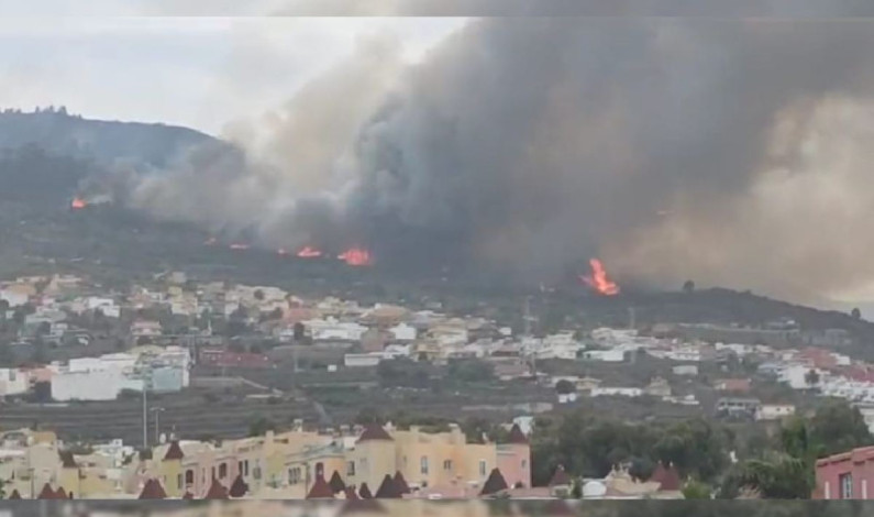 Evacuan a 3 mil personas por incendio en isla española de Tenerife
