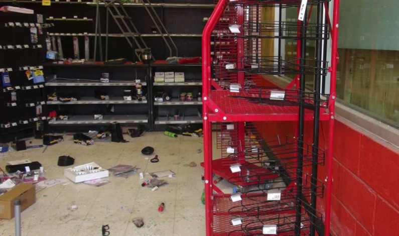 Asaltan concesionaria de autos en León; grupo armado sustrajo al menos 10 vehículos Asaltan concesionaria de autos en León; grupo armado sustrajo al menos 10 vehículos