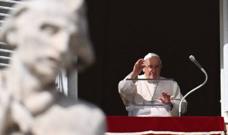 El Vaticano dice sí a que transexuales sean bautizados y puedan ser padrinos