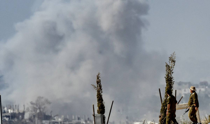 Miles de palestinos atrapados en medio de combates alrededor de un hospital Miles de palestinos atrapados en medio de combates alrededor de un hospital