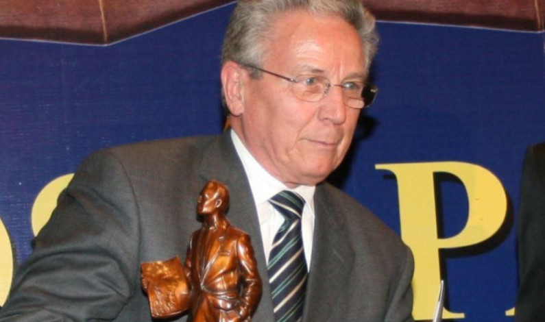 Héctor Benavides, arquitecto y presentador de noticias, murió a los 82 años Héctor Benavides, arquitecto y presentador de noticias, murió a los 82 años