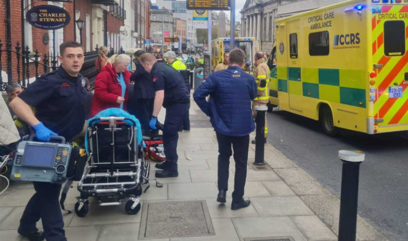 Reportan ataque con cuchillo afuera de una escuela en Irlanda; hay 5 heridos