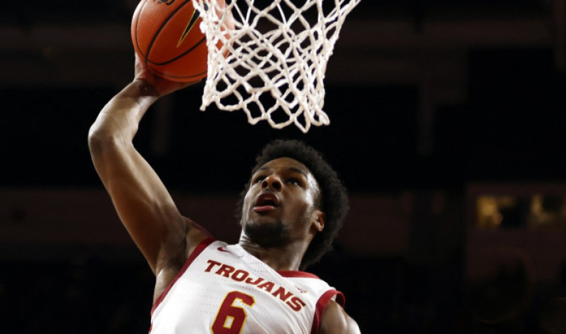 Tras paro cardiaco, hijo de LeBron James debuta en basquetbol universitario Tras paro cardiaco, hijo de LeBron James debuta en basquetbol universitario