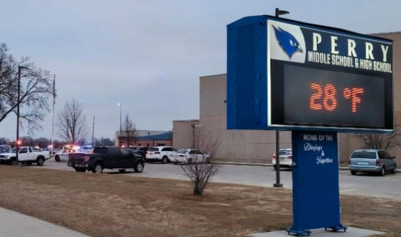 Tiroteo en escuela secundaria de Iowa deja ‘cinco víctimas’; hallan a agresor con herida Tiroteo en escuela secundaria de Iowa deja ‘cinco víctimas’; hallan a agresor con herida