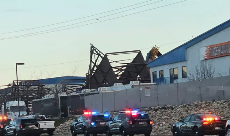 Colapso en hangar de un aeropuerto en EU deja 3 muertos y 9 heridos Colapso en hangar de un aeropuerto en EU deja 3 muertos y 9 heridos