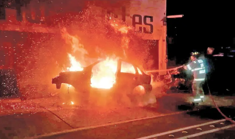 Incendian 13 vehículos en Aguascalientes; detienen a presuntos culpables