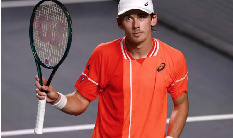 Alex de Minaur inicia con éxito la defensa de su título en Acapulco