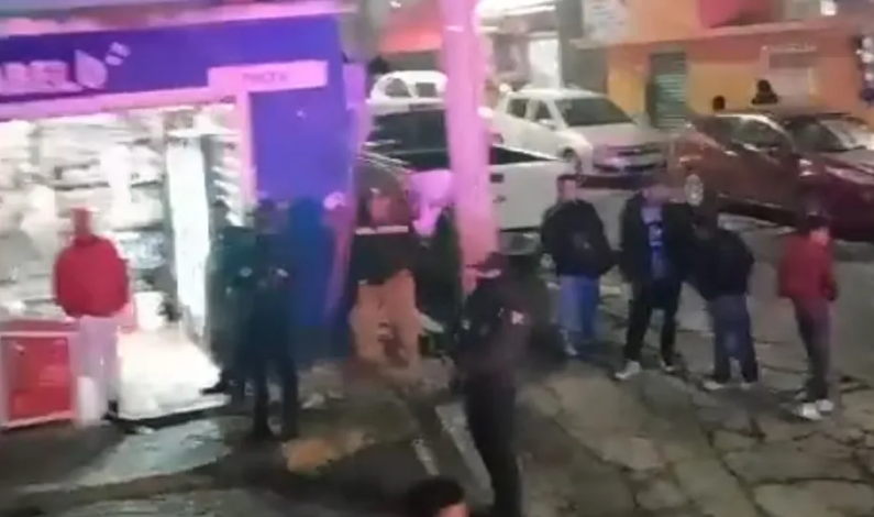 Detienen a Menor de 14 años con un machete en carnaval en Hidalgo