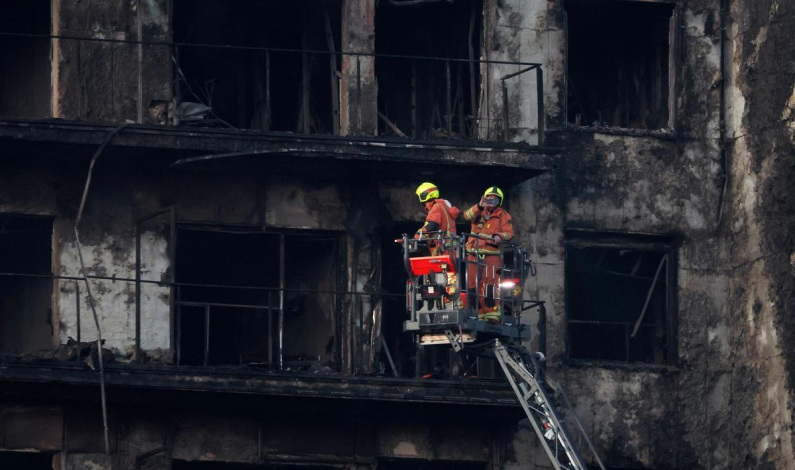 Trágico incendio deja 10 muertos en Valencia