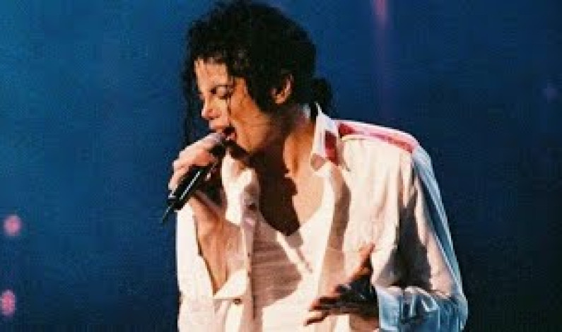 Sale a la luz la primera imagen de Jafaar Jackson interpretando al Rey del Pop para la Biopic «Michael». El parecido nos impresionó!