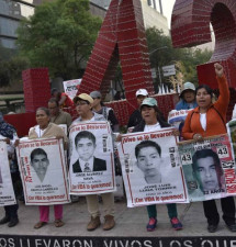 Ayotzinapa: Padres de los 43 amagan con boicotear las elecciones