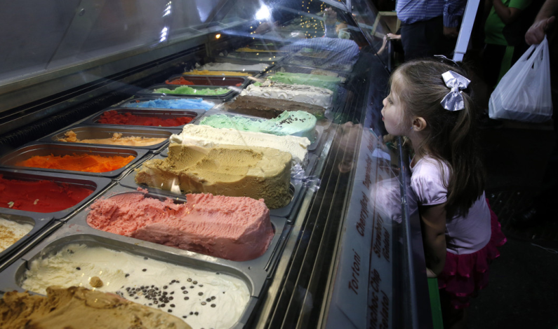 «Adiós a la comida chatarra por la noche!»; Milán busca prohibir que la gente consuma helados y pizzas después de la medianoche «Adiós a la comida chatarra por la noche!»; Milán busca prohibir que la gente consuma helados y pizzas después de la medianoche