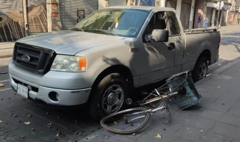 Accidente en CDMX entre Ambulancia y Camioneta deja a ciclista herido Accidente en CDMX entre Ambulancia y Camioneta deja a ciclista herido