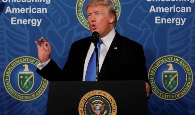 Trump creará el Servicio de Impuestos Externos, para aplicar aranceles a socios Trump creará el Servicio de Impuestos Externos, para aplicar aranceles a socios