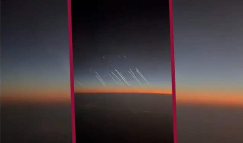 Vuelo capta el lanzamiento de misiles desde Irán hacia Israel Vuelo capta el lanzamiento de misiles desde Irán hacia Israel