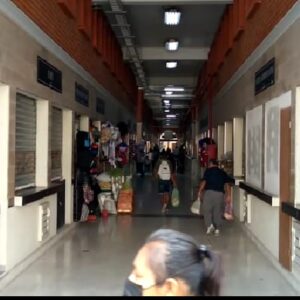 Comerciantes del nuevo mercado a punto de la quiebra