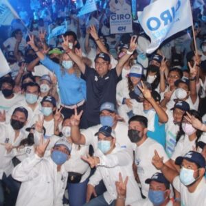 LOS JÓVENES DE ALTAMIRA CON CIRO HERNÁNDEZ