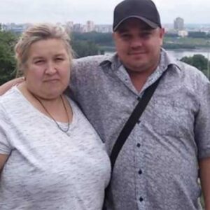 Mujer de 101 kilos es acusada del homicidio de su esposo; se sentó sobre él