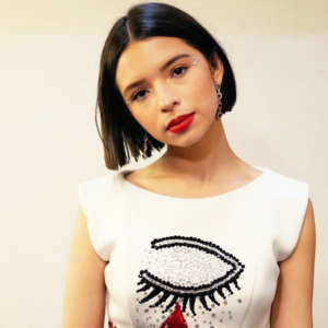 Los tacones de lujo de Ángela Aguilar