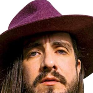 Óscar Schwebel en su faceta de escritor