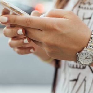 Joven será compensada por Apple tras publicarse sus fotografías íntimas