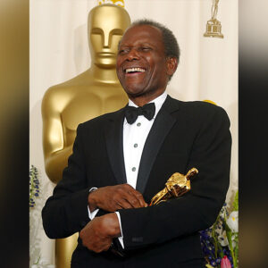 Muere Sidney Poitier, primer actor afroestadounidense en ganar un Oscar