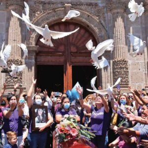 Exigen justicia y despiden a Raquel