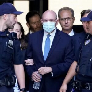 Jefe financiero de Trump se declara culpable por evasión de impuestos