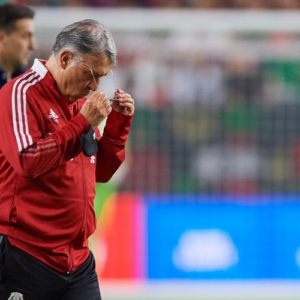 Hugo Sánchez revienta a Martino y le dice: Lamento que seas DT de la Selección