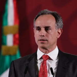 Médicos se lanzan contra López-Gatell tras criticar consultorios de farmacias