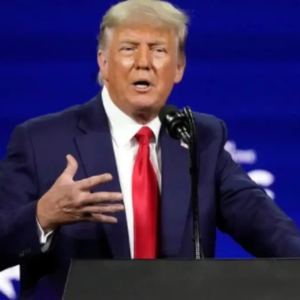 Juez ordena publicar todo lo relacionado con cateo a residencia de Trump