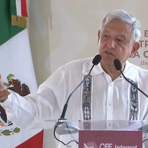 Familiares de mineros atrapados aceptaron rescate que podría tardar 11 meses: AMLO