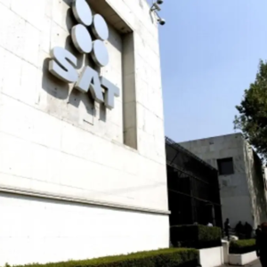 SAT tiene en la mira a 9 mil grandes contribuyentes