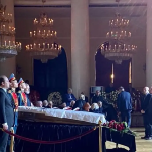 Embajador de EU en Rusia deja el cargo tras asistir a funeral de Gorbachov