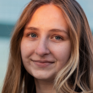 ¡Adiós a las ojeras! Dos trucos de belleza fáciles para eliminarlas