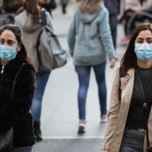 Regulador europeo advierte de que pandemia de COVID-19 no ha terminado